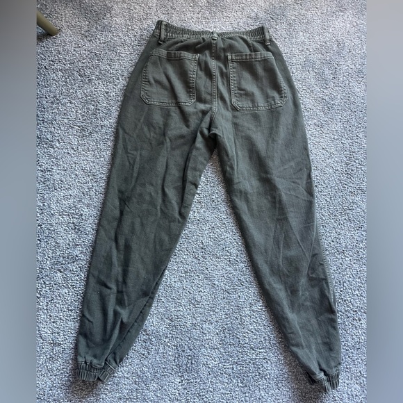 GAP olive green jogger pants - Picture 4 of 7